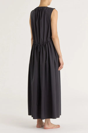 PLEATED V NECK DRESS - BLACK