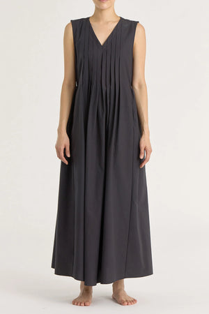 PLEATED V NECK DRESS - BLACK