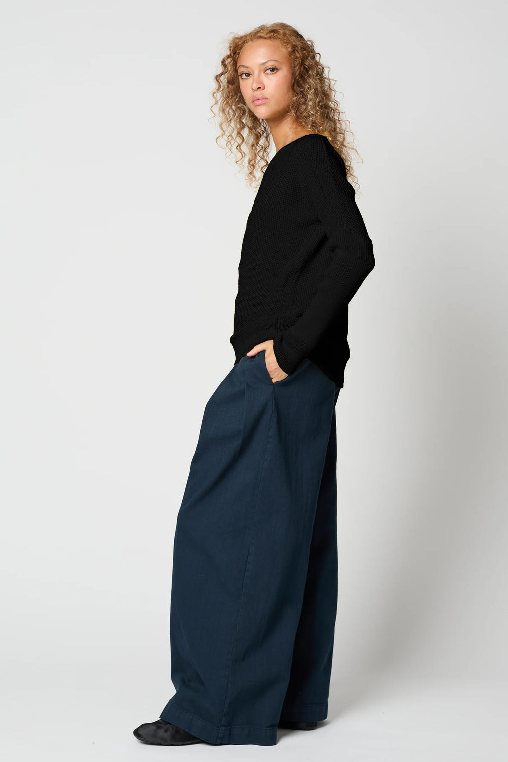 DOLMAN SLEEVE TOP - BLACK