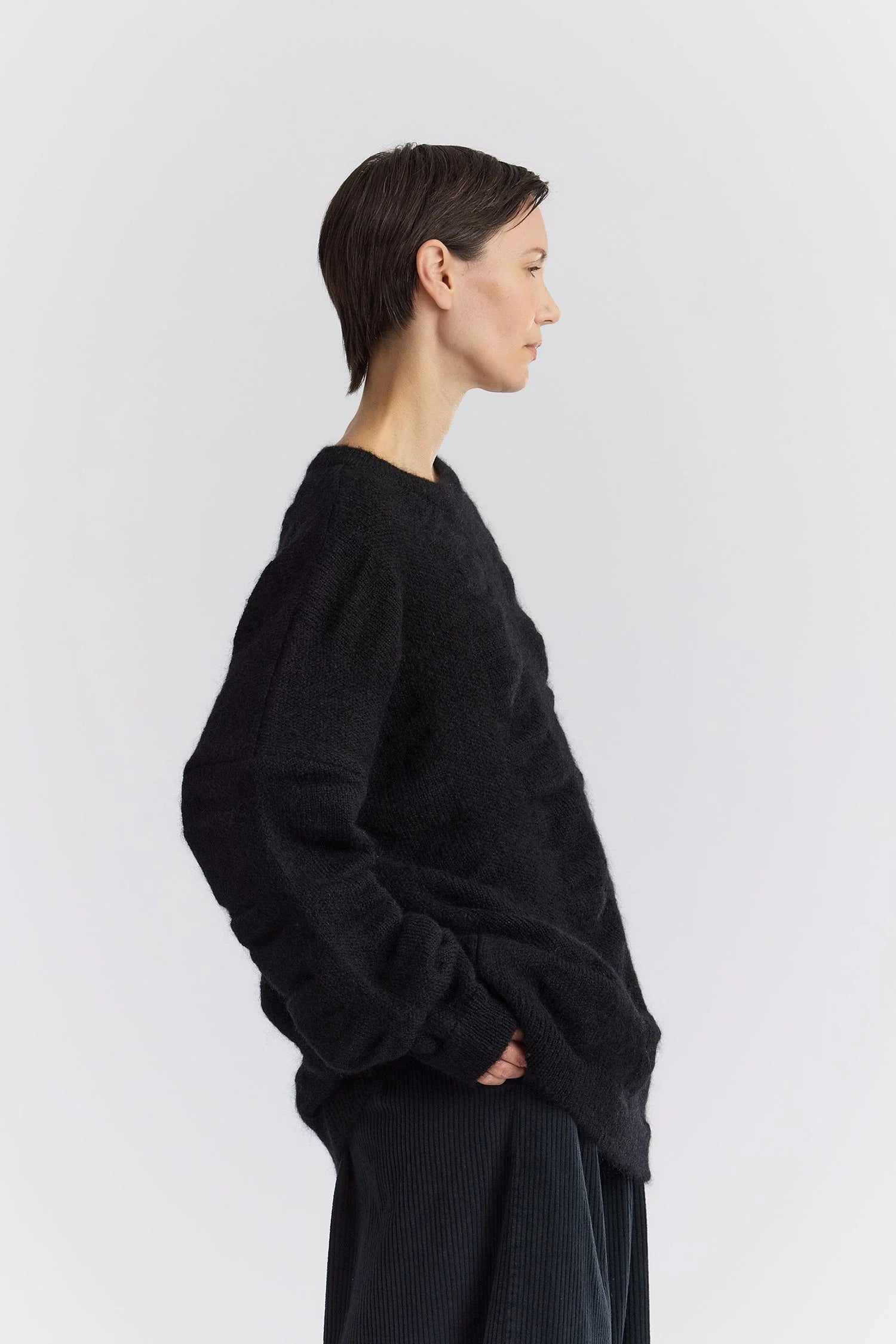 WATERFALL SWEATER - BLACK