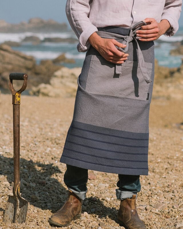 THE GRILL APRON - OYSTER