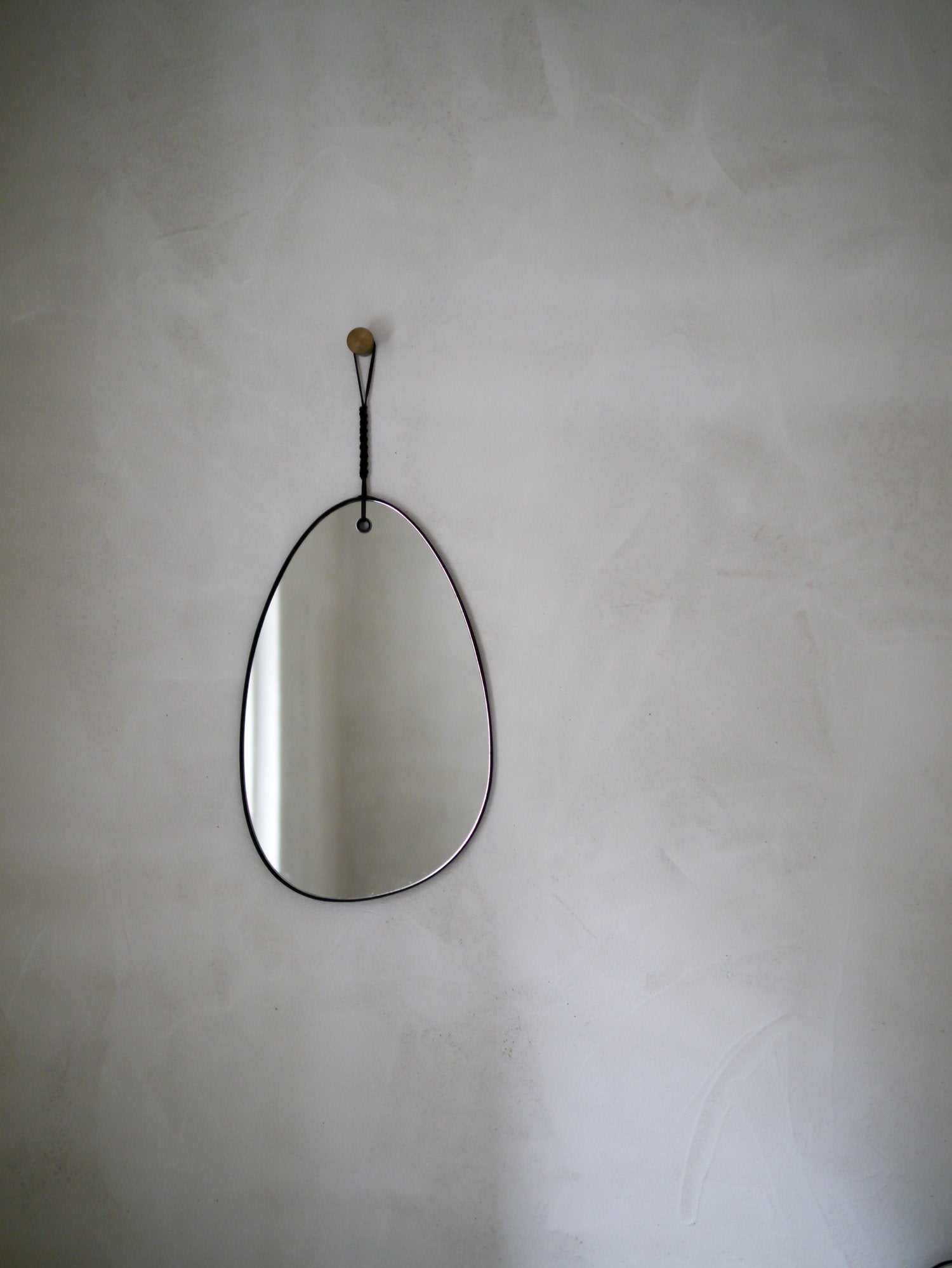 WOVEN PEBBLE MIRROR LARGE - BLACK