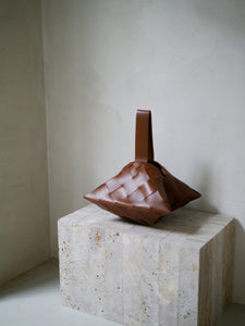 KAPITAN BASKET WEAVE BAG - CHESNUT