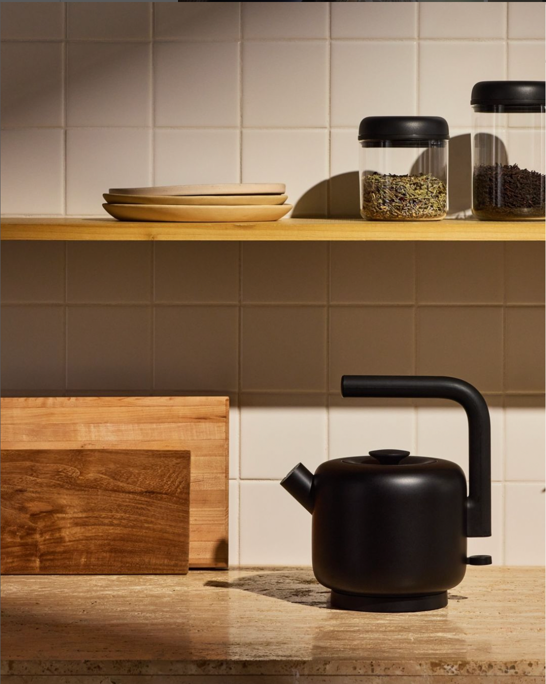 CLYDE ELECTRIC TEA KETTLE - MATTE BLACK