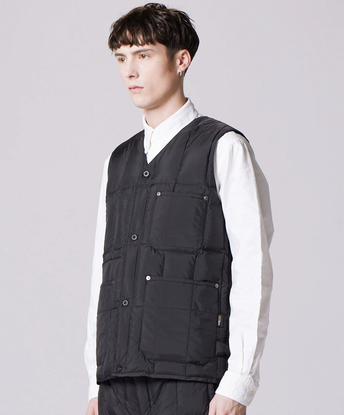 V-NECK BUTTON DOWN VEST - BLACK