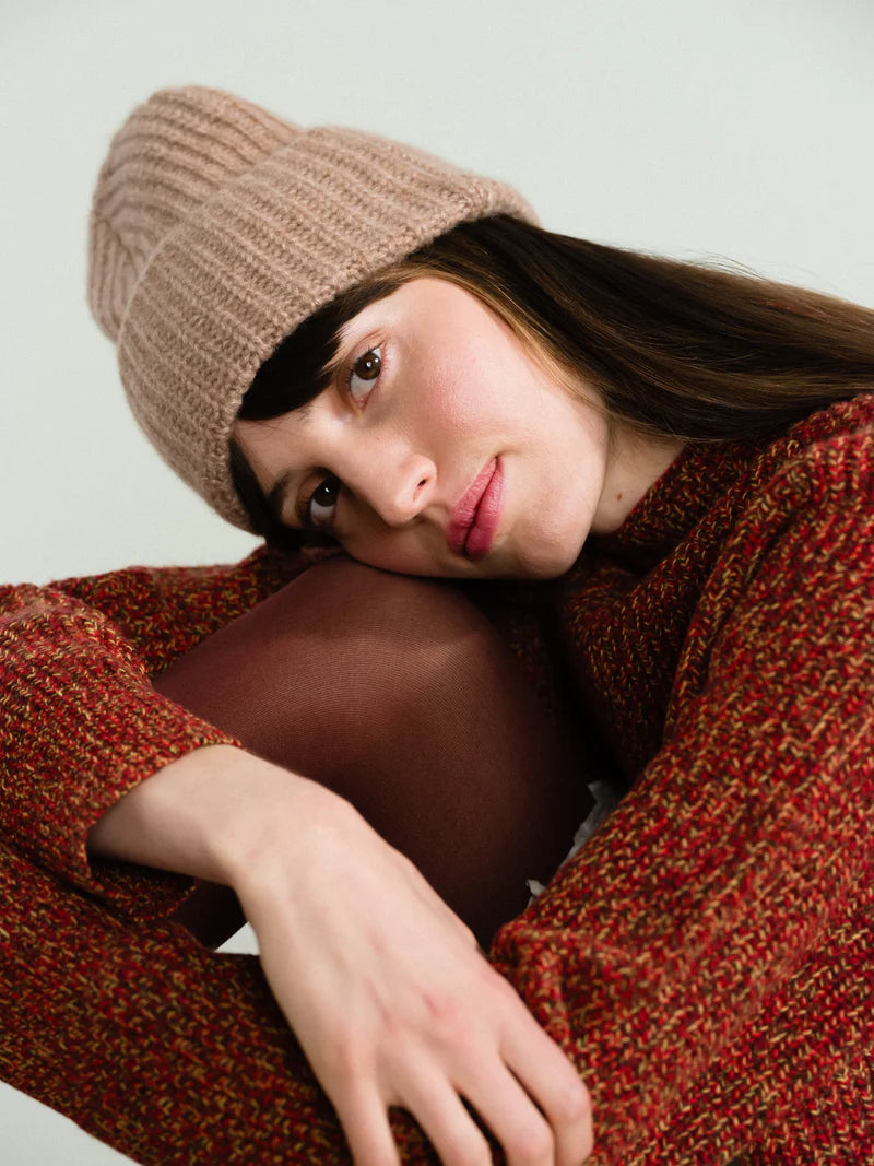 CASHMERE RIBBED BEANIE - FAWN