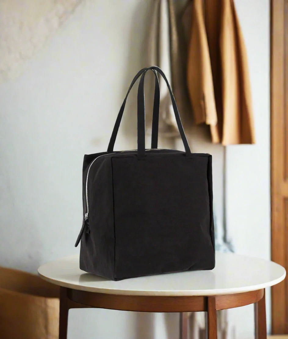 PILLOW TOTE - BLACK