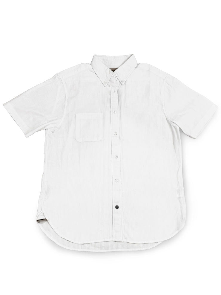 ENGINEERED SEERSUCKER WEAVE BUTTON-DOWN SHORT-SLEEVED SHIRT - WHITE